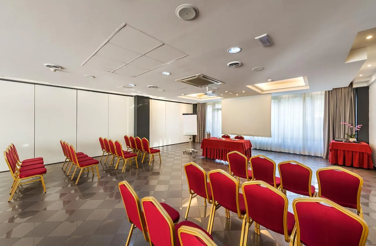 Jr Hotels Bologna Amadeus 4*,
