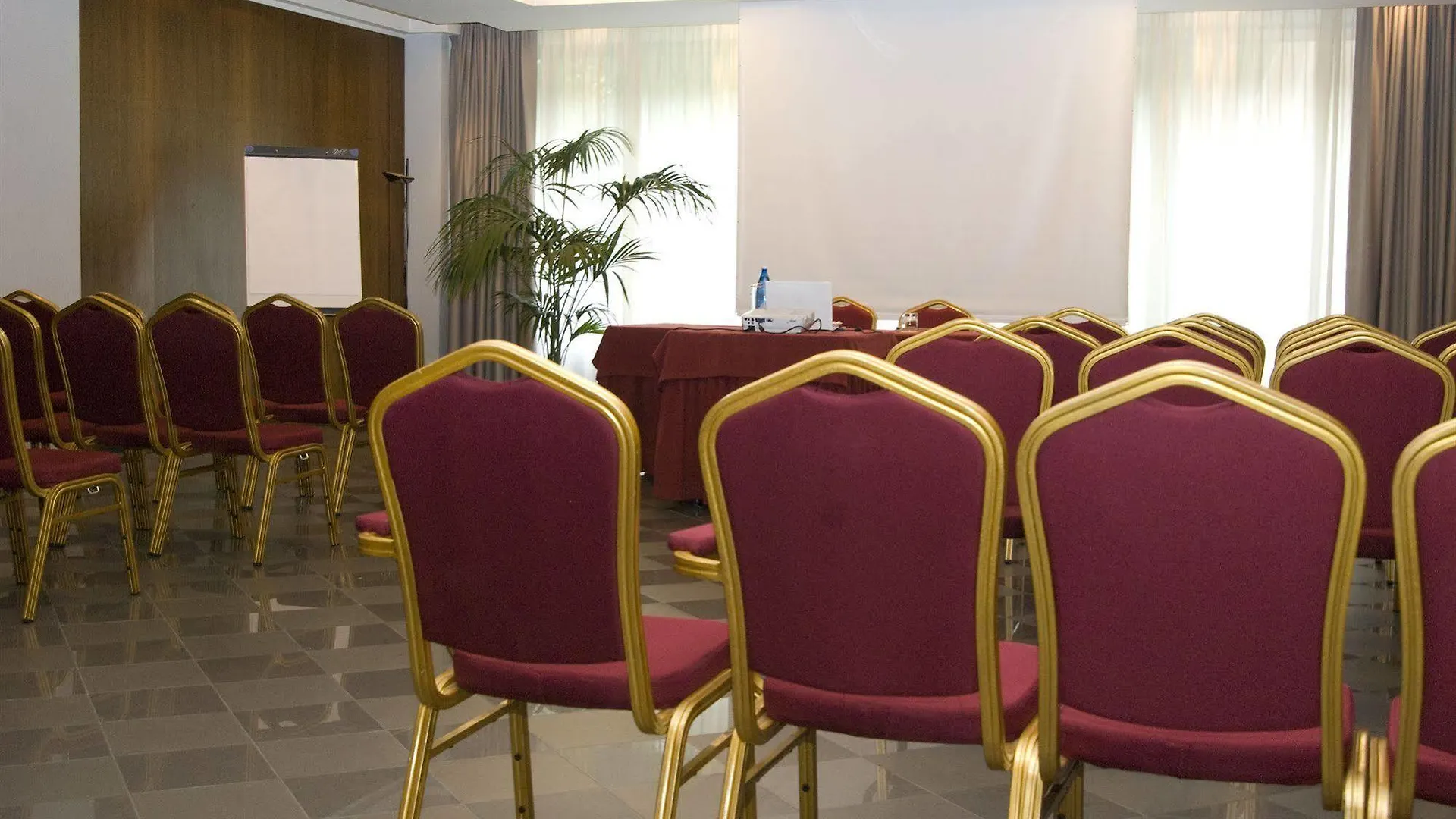 Jr Hotels Bologna Amadeus 4*,
